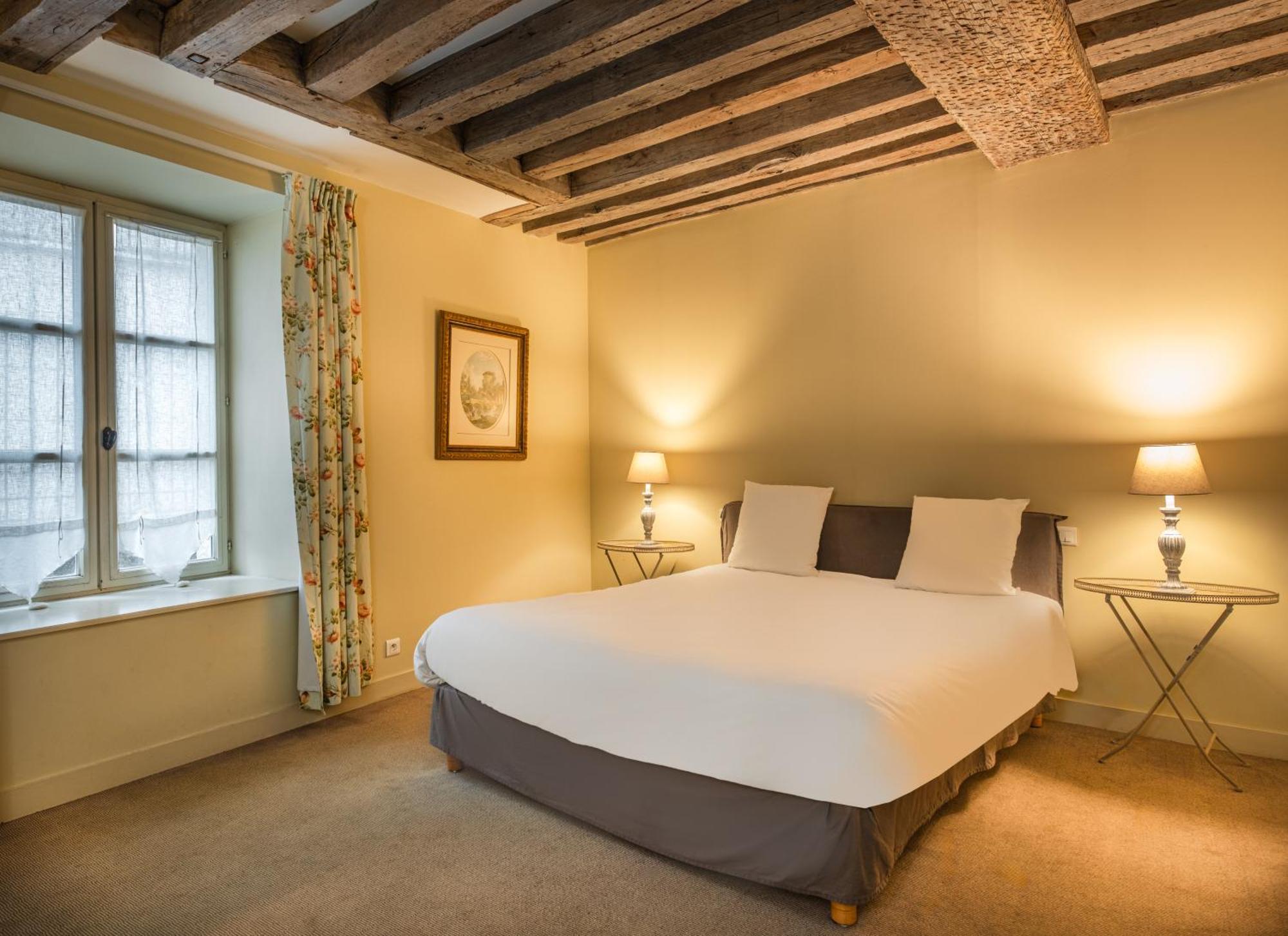 Hotel De L'ecu De Bretagne 3*